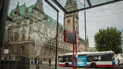 Beitragsbild - 530 Busse für Hamburg